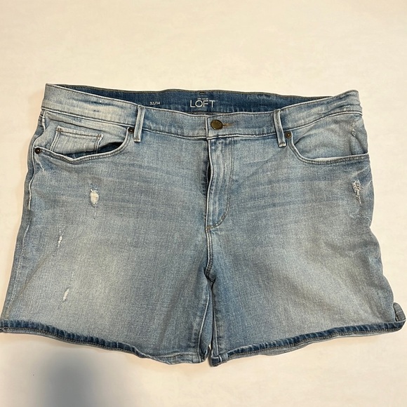 Loft light wash jean shorts size 14 - Picture 1 of 8